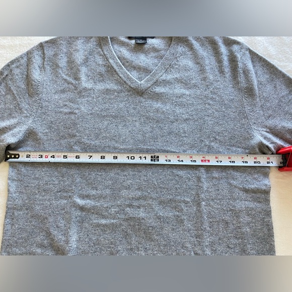 Cashmere V neck Sweater Blooming dale - Picture 4 of 8